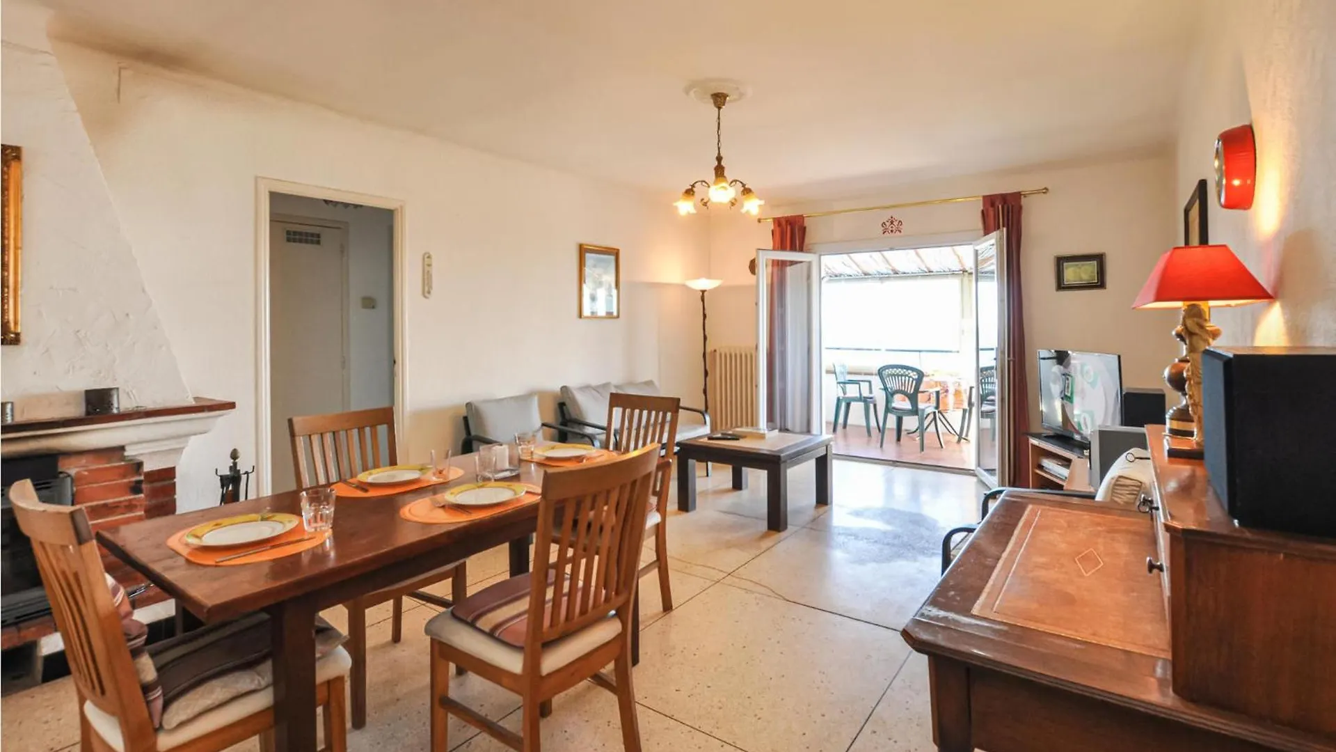 Nice Home In Roquebrune-Sur-Argens With Kitchen Saint-Peire-sur-Mer Holiday home
