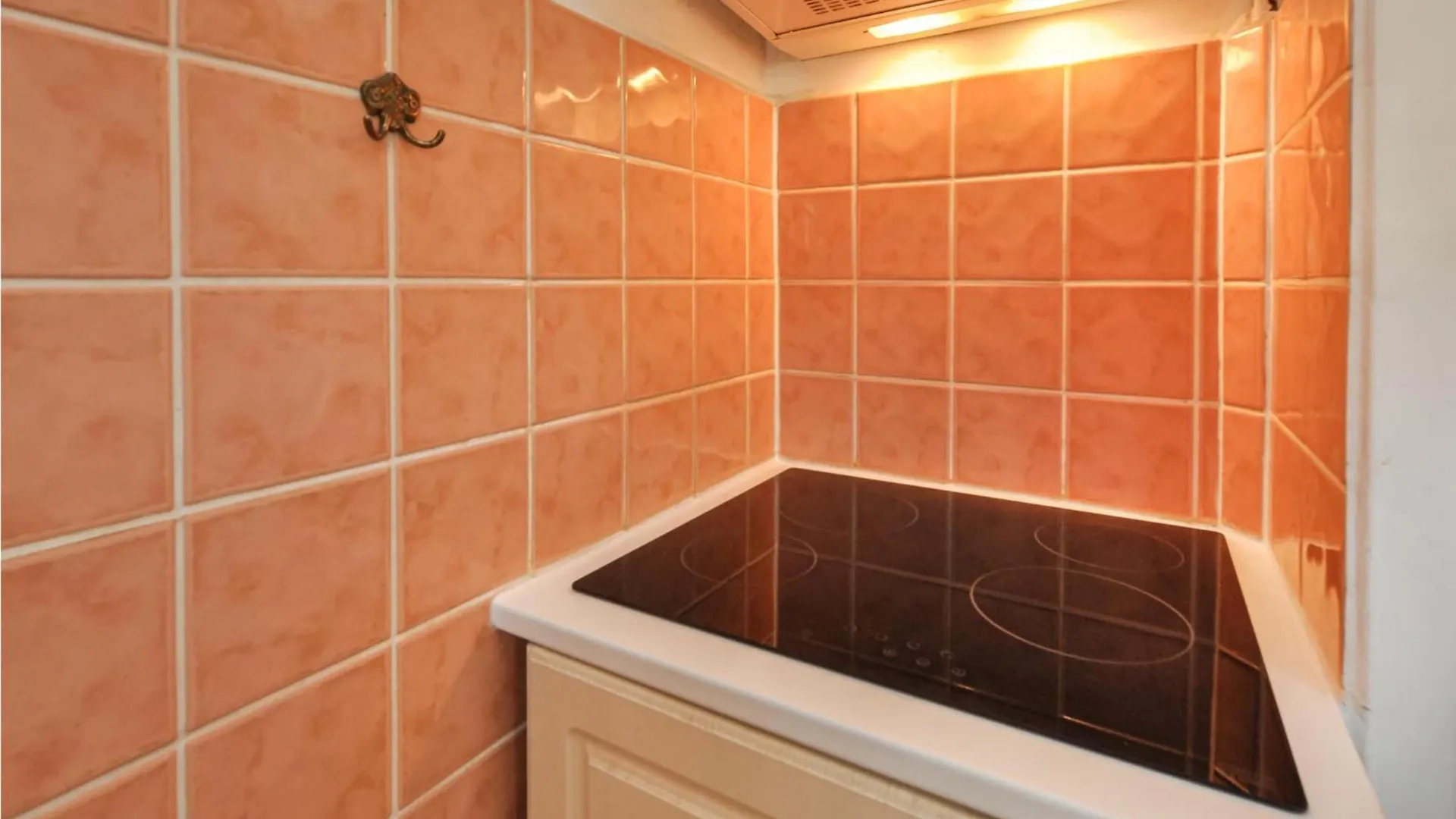 Nice Home In Roquebrune-Sur-Argens With Kitchen Saint-Peire-sur-Mer France