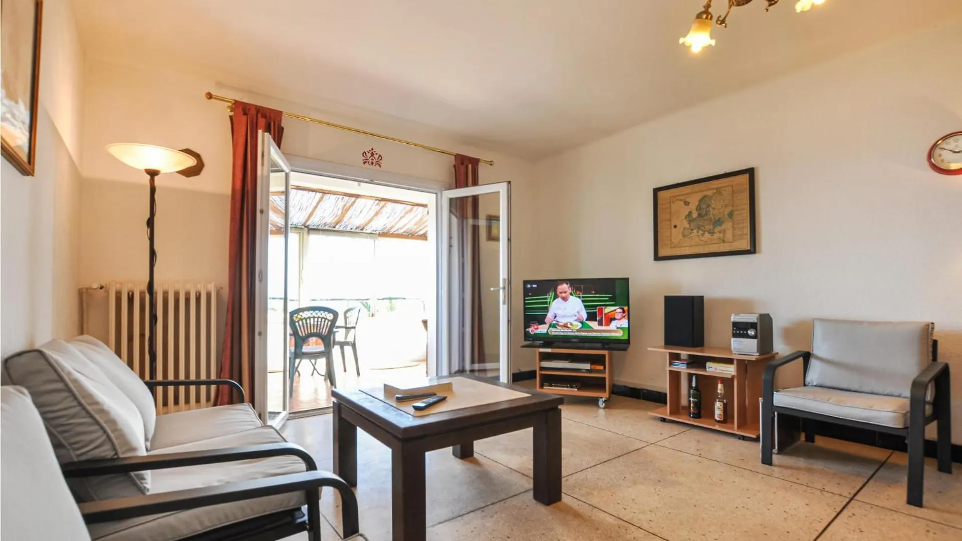 Nice Home In Roquebrune-Sur-Argens With Kitchen Saint-Peire-sur-Mer