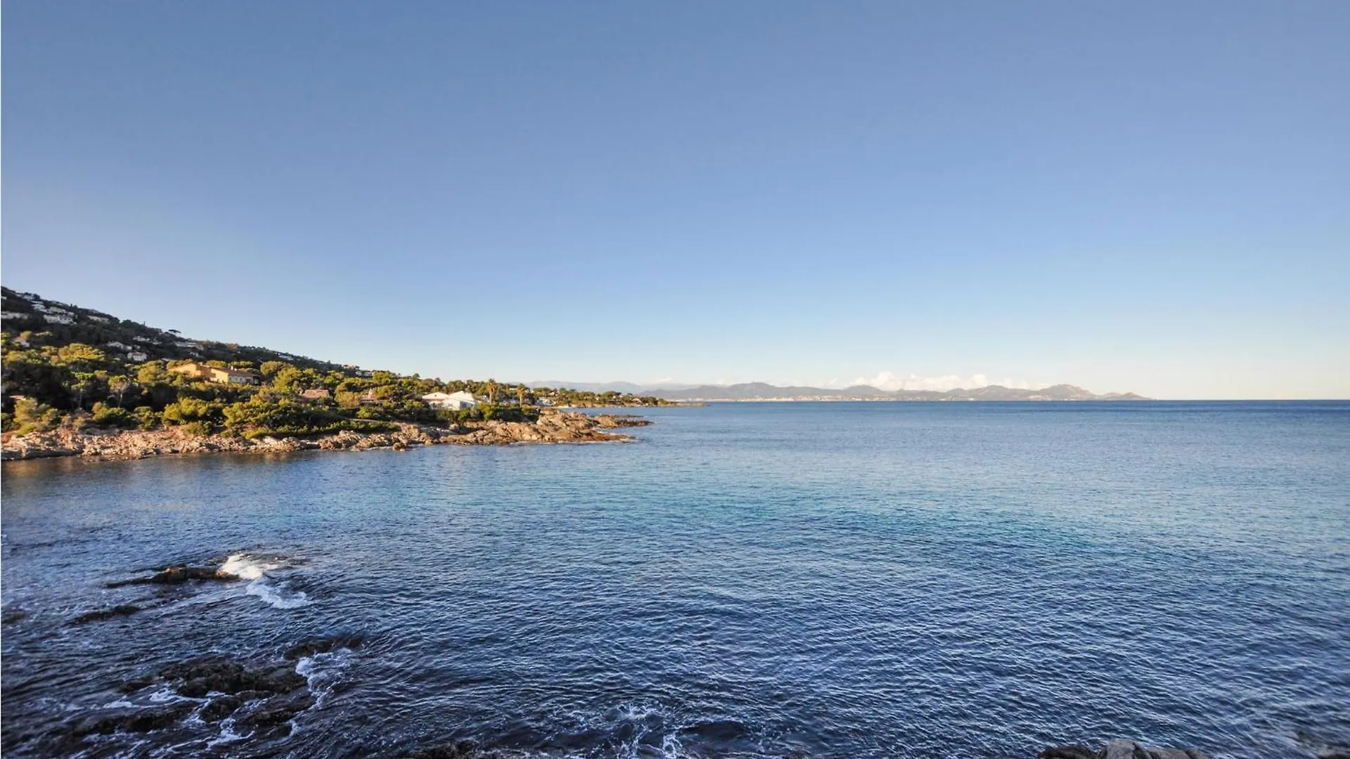 Nice Home In Roquebrune-Sur-Argens With Kitchen Saint-Peire-sur-Mer 0*,  France